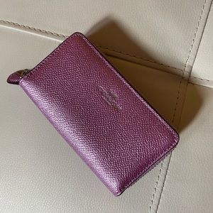 Brand New COACH Small Zip Around Wallet